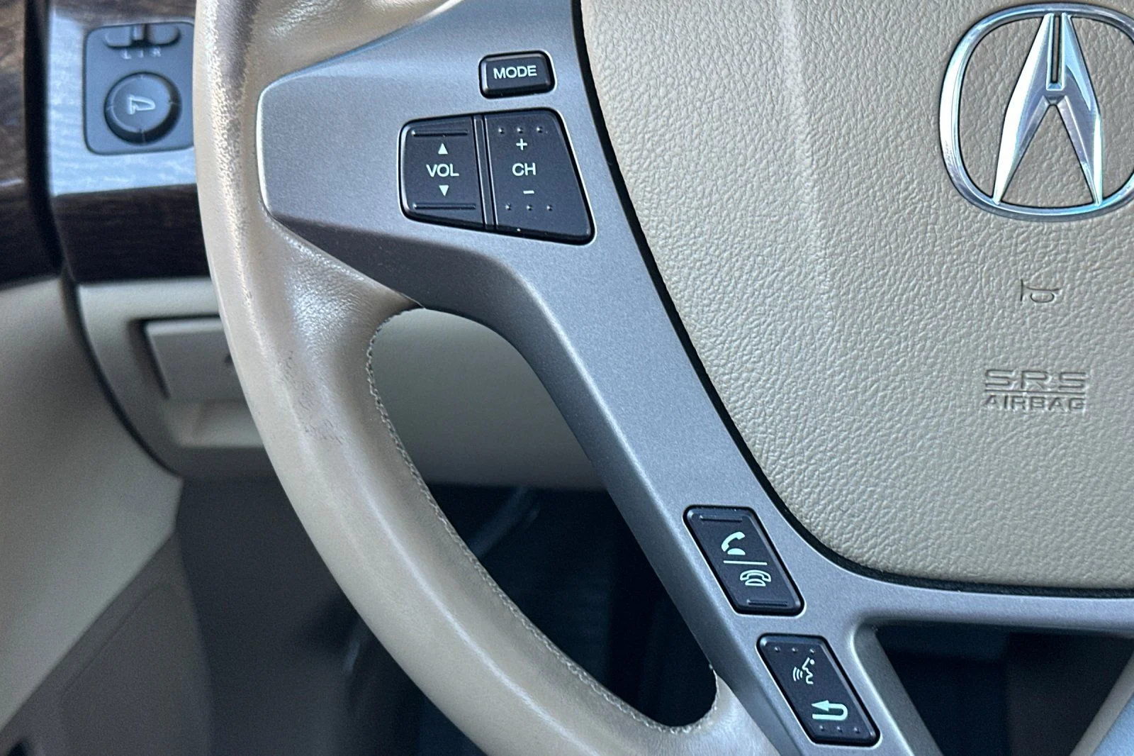 Used 2012  Acura Technology image 27