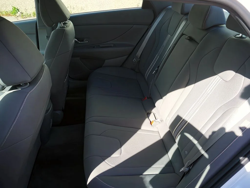 2025 Hyundai Elantra SEL - Photo 36