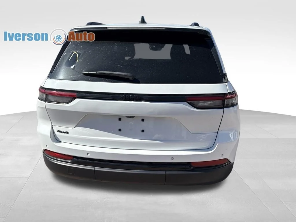Used 2023 White Jeep Altitude X image 8