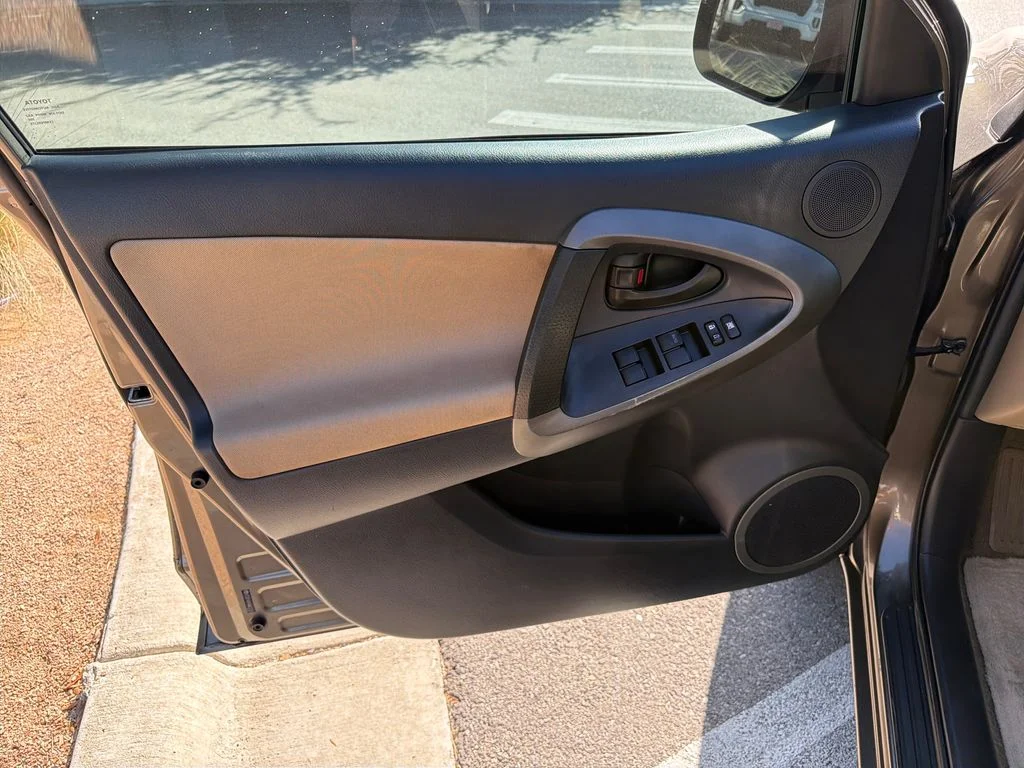 Used 2010 Brown Toyota Base image 16
