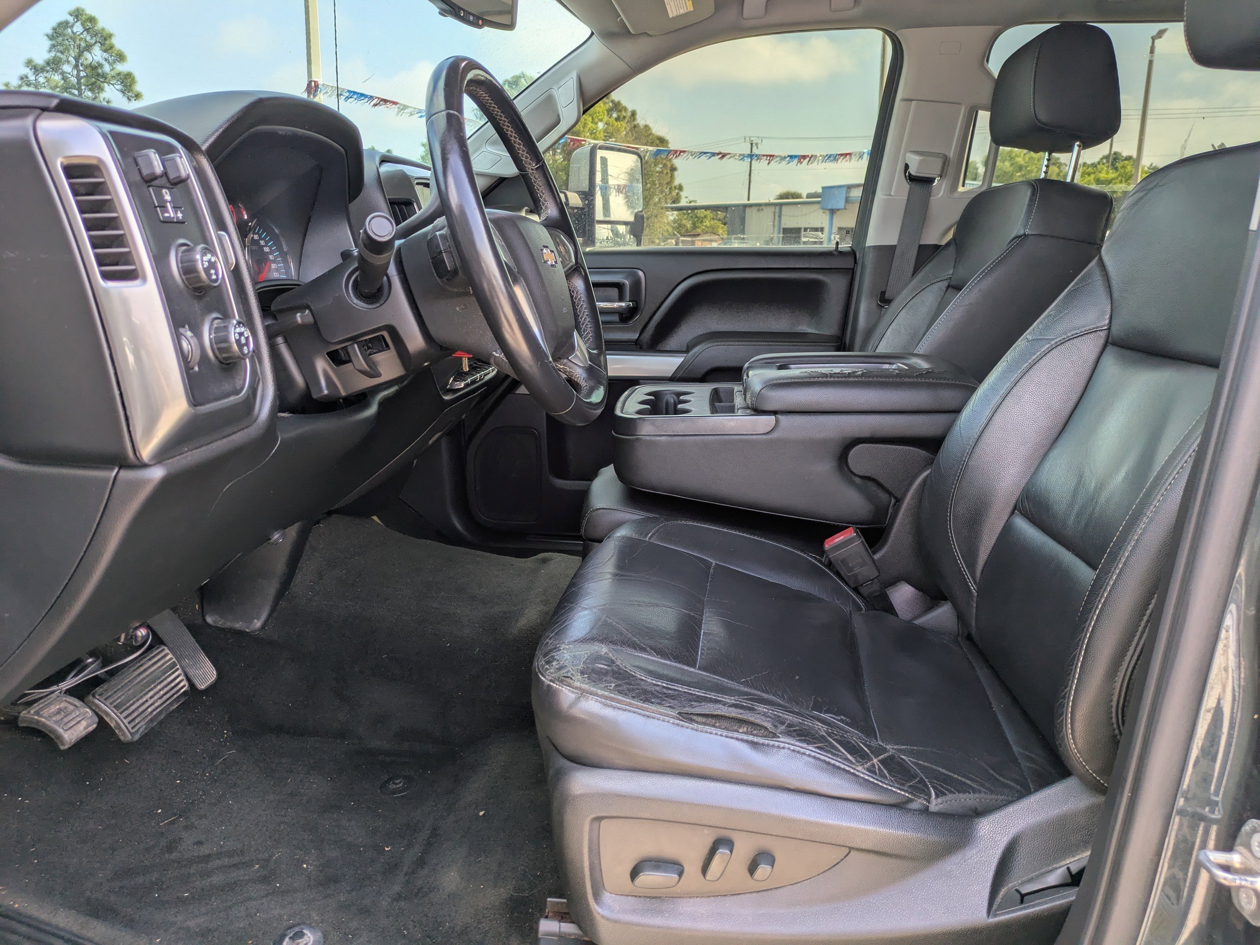 Used 2018 Graphite Metallic Chevrolet LT image 14