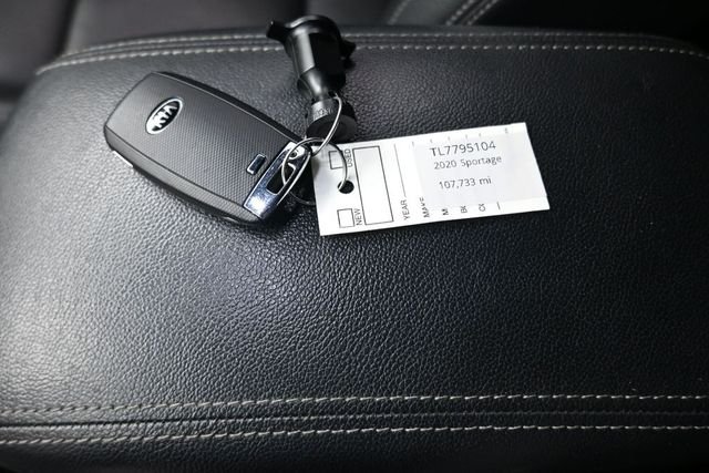Used 2020 White Kia S image 9