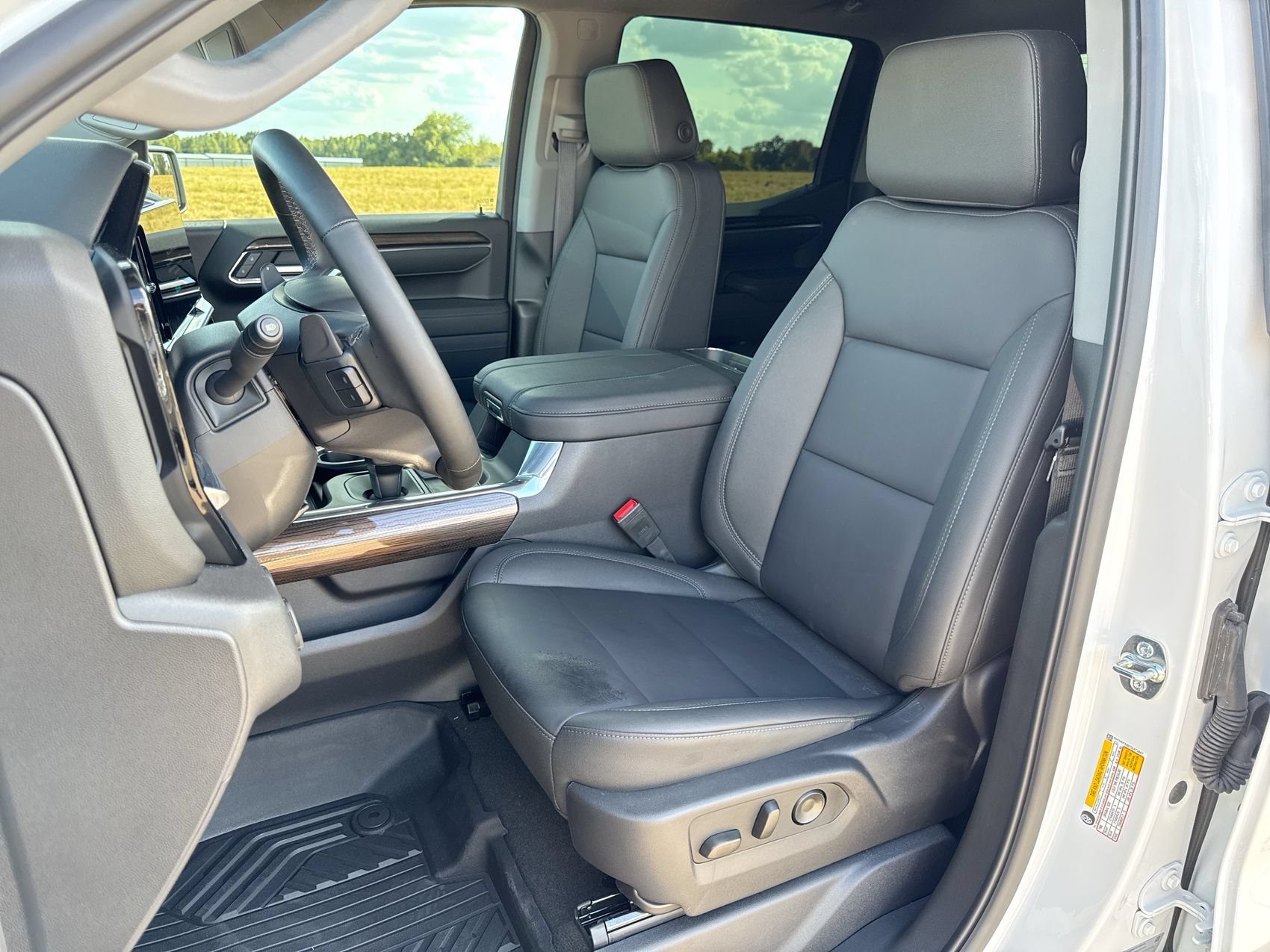 New 2026 Summit White Chevrolet LT Trail Boss image 11