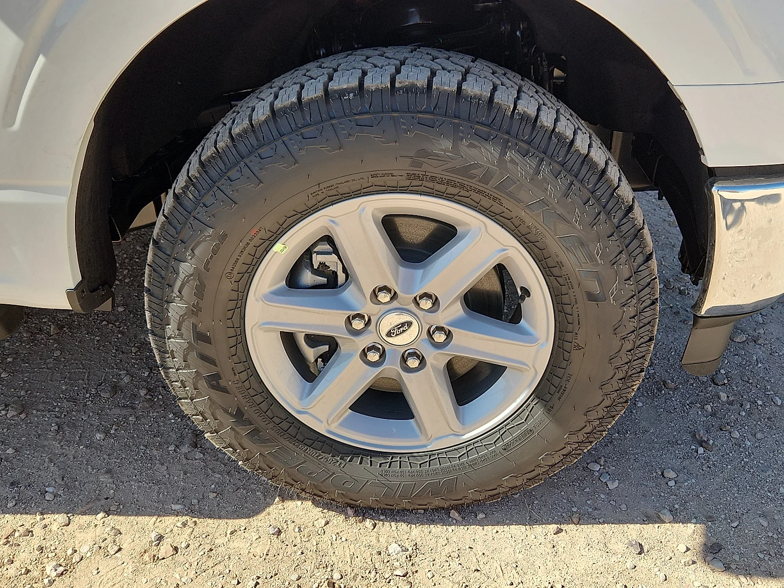 New 2026 Oxford White Ford XLT image 9