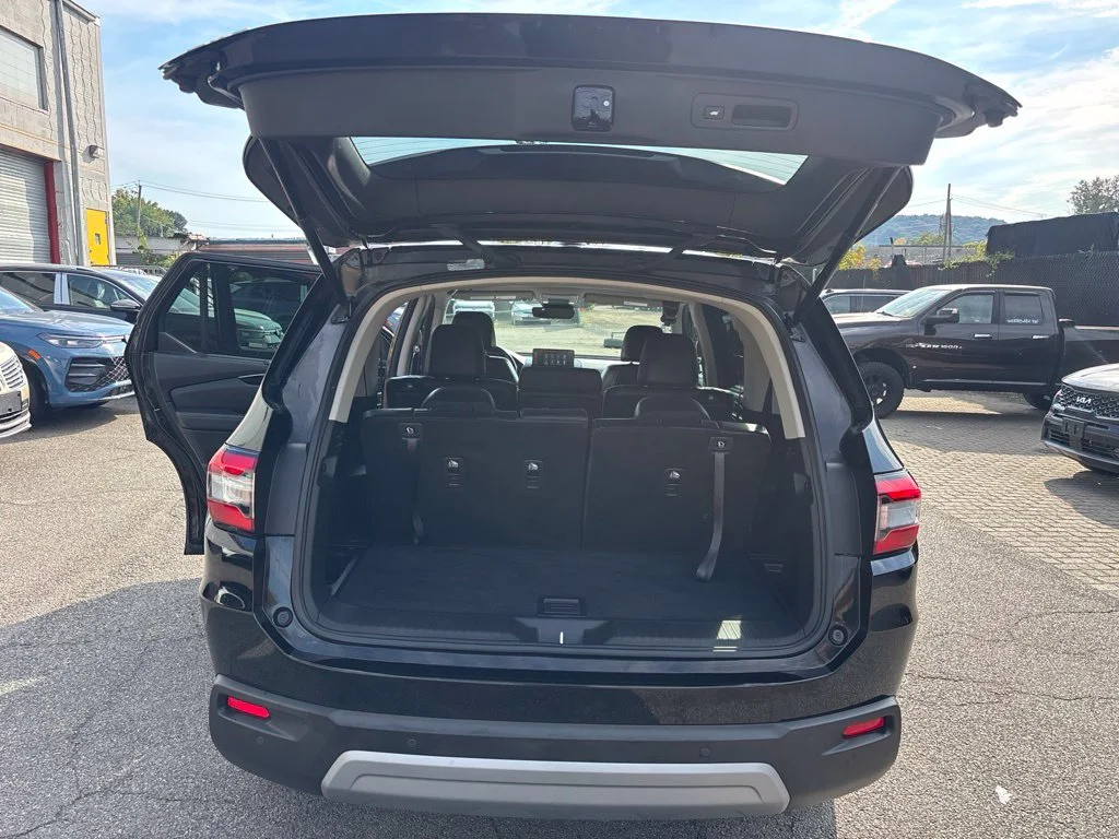 Used 2023 Black Honda EX-L image 24