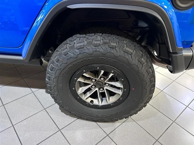 New 2024 Hydro Blue Pearl-Coat Exterior Paint Jeep Rubicon 392 image 7