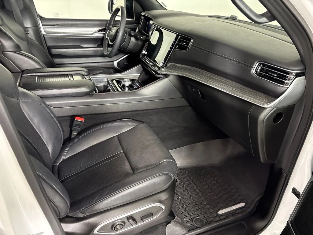 Used 2024 White Jeep Series II image 23