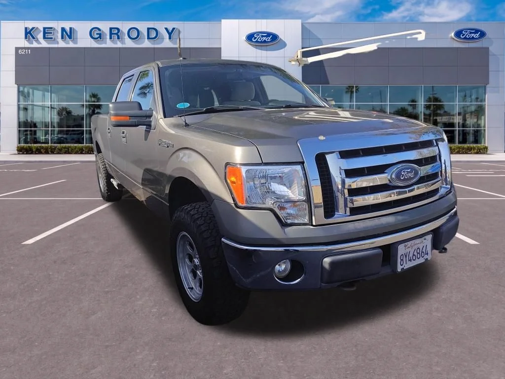 Used 2010 White Ford XLT image 19