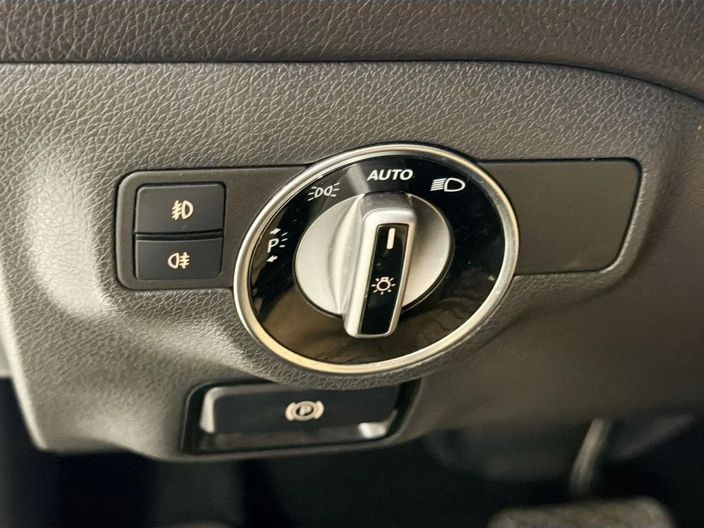 Certified Used 2020 Polar White Mercedes-Benz GLA 250 image 11