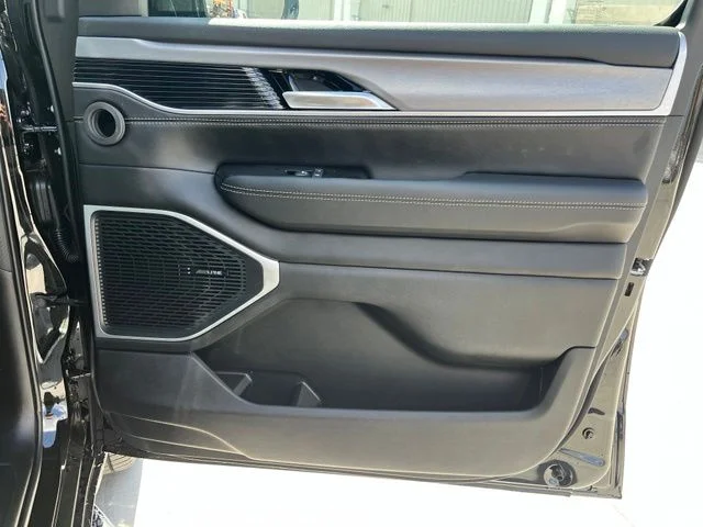 New 2026 High Gloss Black Exterior Paint Jeep  image 24