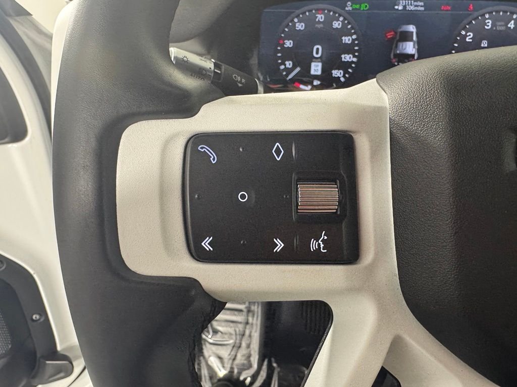 Used 2022 White Land Rover Standard image 11