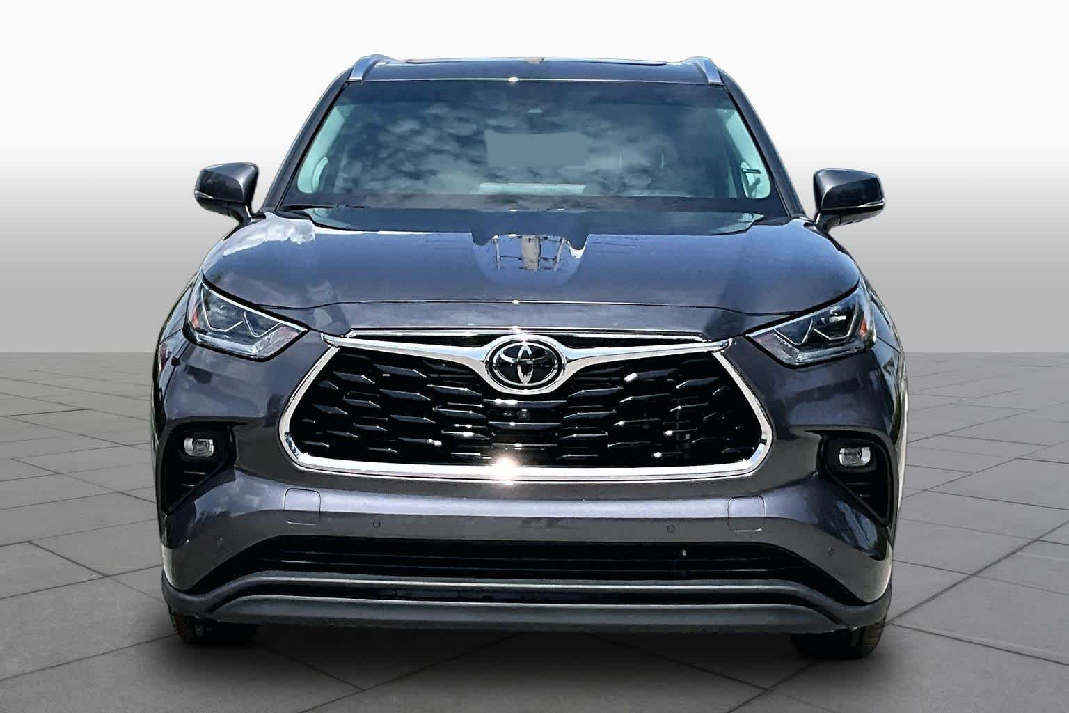 Used 2022 Magnetic Gray Metallic Toyota Limited image 4