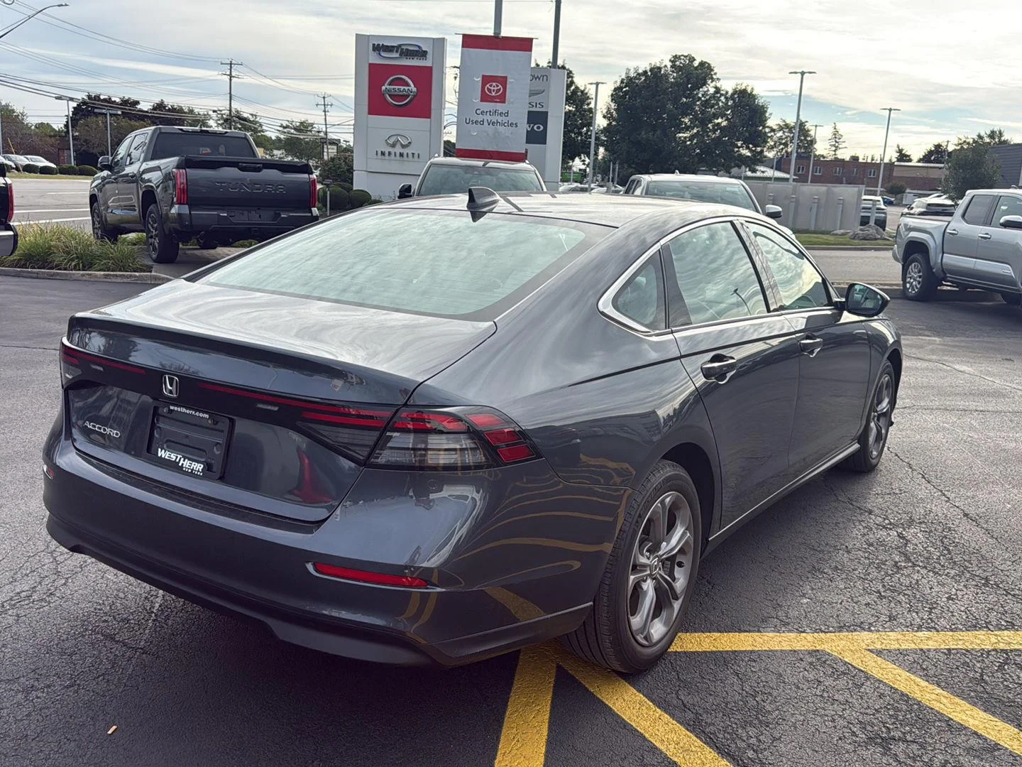 Used 2024 Meteorite Gray Metallic Honda EX image 3