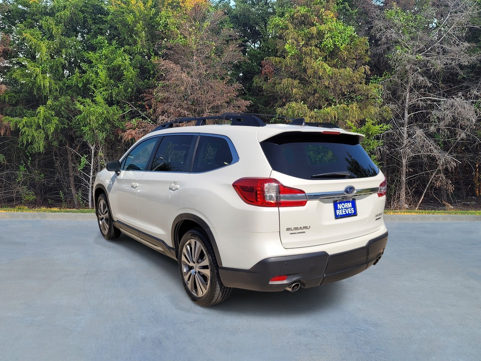 Used 2022 Crystal White Pearl Subaru Limited image 21