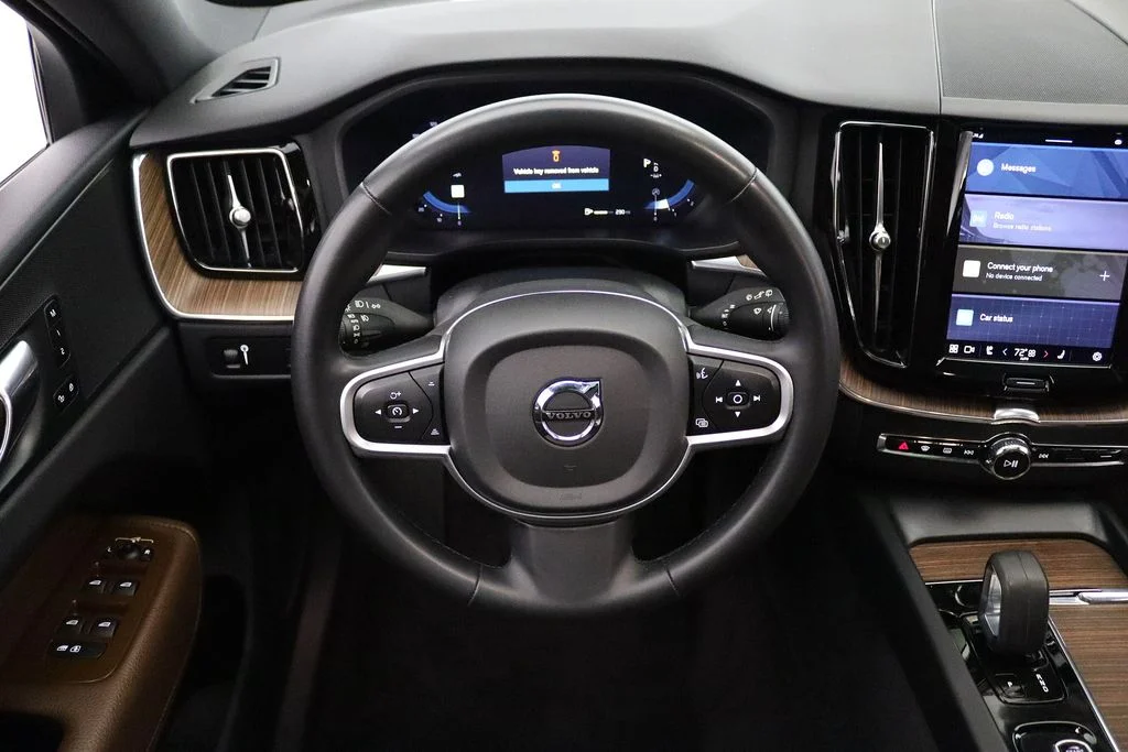 2022 Volvo XC60 Momentum - Photo 17