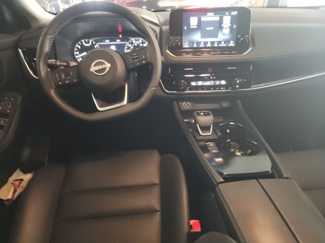 Used 2023 Blue Nissan SL image 5