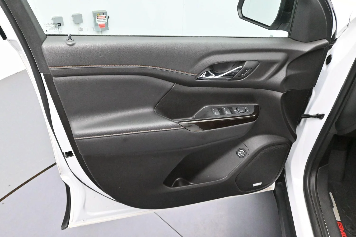 Used 2023 Summit White GMC AT4 image 9