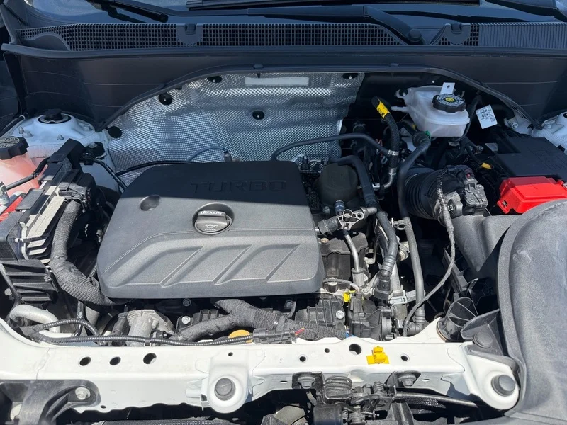 Used 2020 SUMMIT WHITE Buick Select image 25