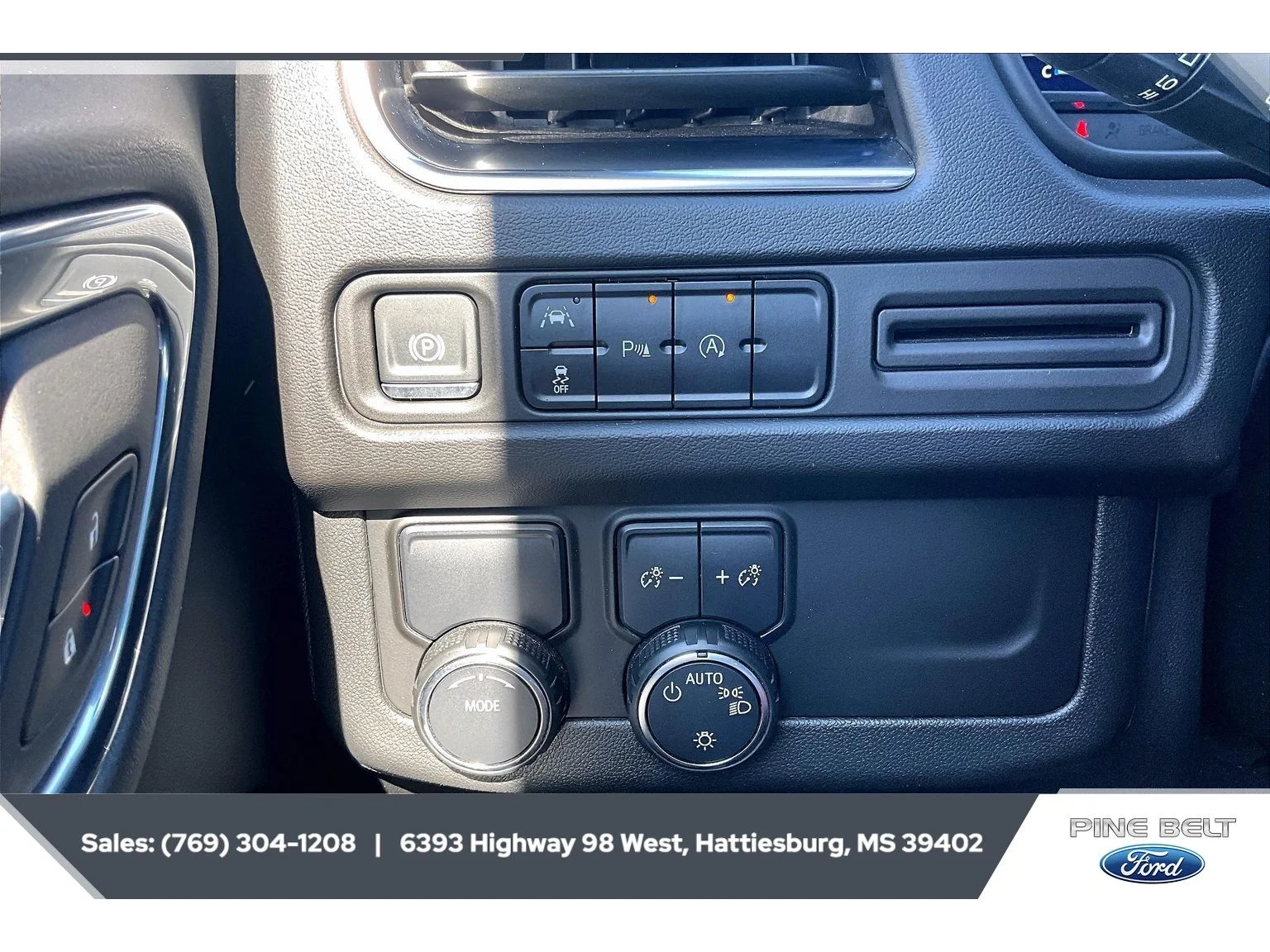 Used 2024 BLACK Chevrolet RST image 23
