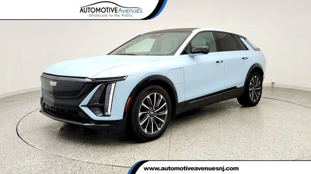 2026 Cadillac LYRIQ 4dr Sport w/ Electric AWD & Trailering Provisions
