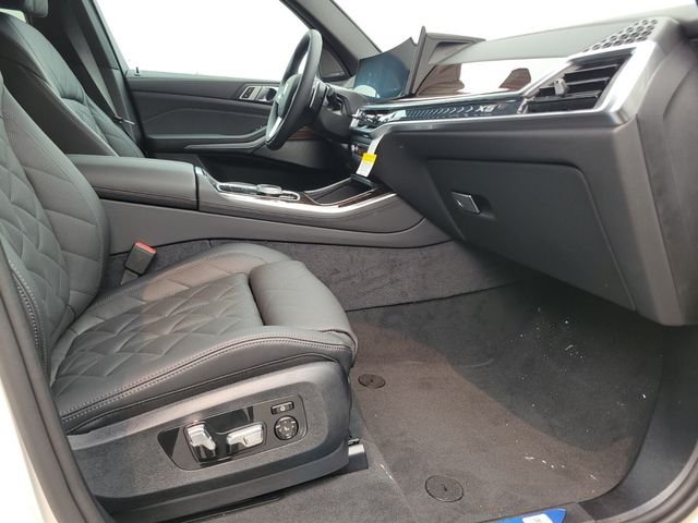 New 2026 White BMW xDrive40i image 12