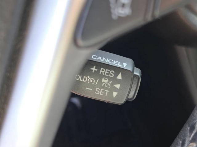 Certified Used 2018 BLIZZARD PEARL Toyota  image 17