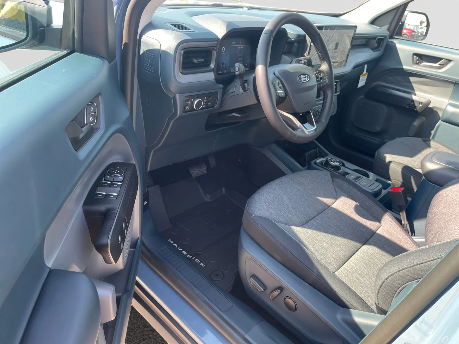 New 2026 Azure Grey Metallic Tri-Coat Ford XLT image 12