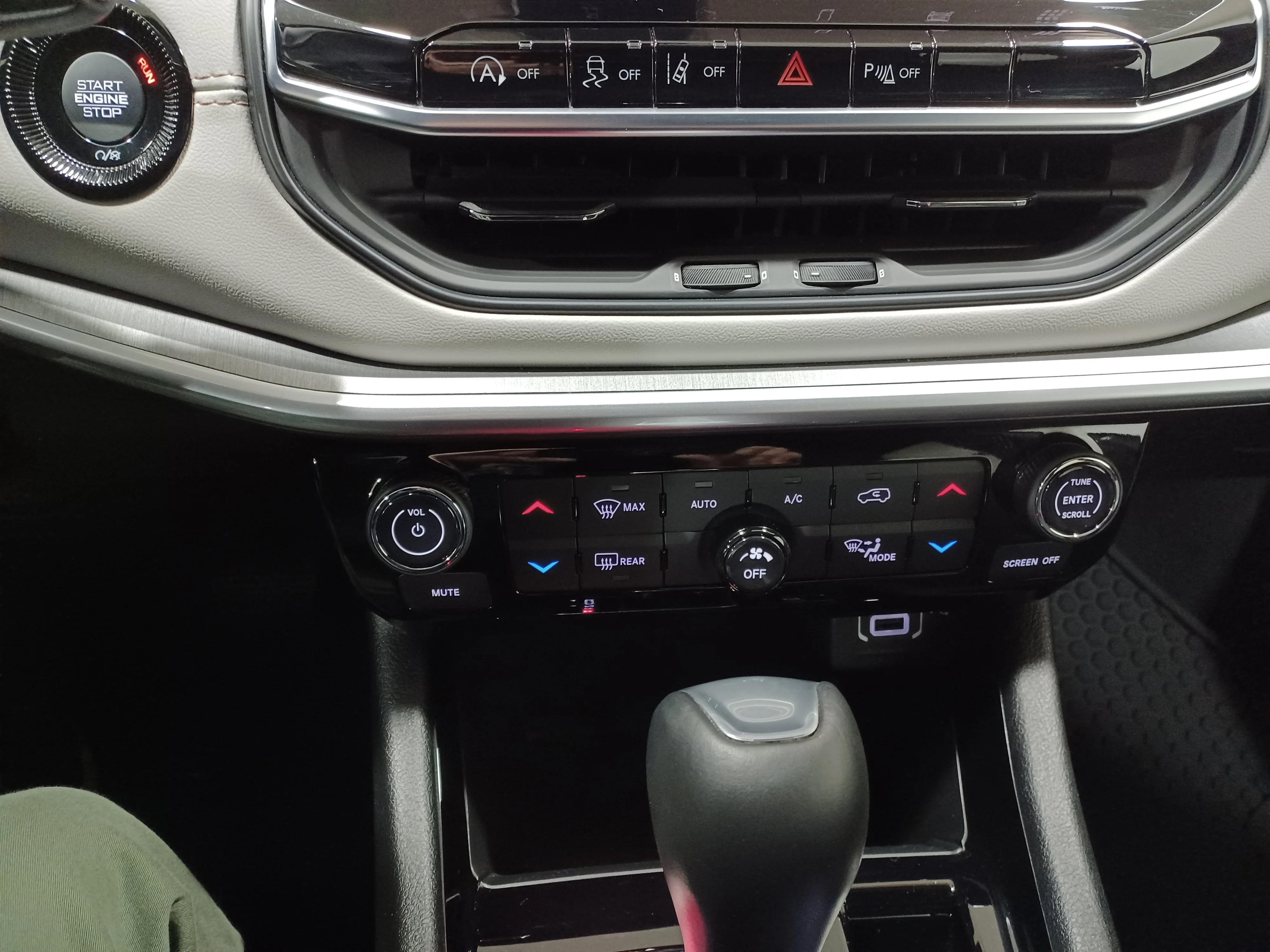 Certified Used 2024 Baltic Grey Metallic Jeep Limited 4x4*Remote Start | Htd Leather | Sunroof | Htd Wheel | Blind Spot Detection | Lane Keeping image 18