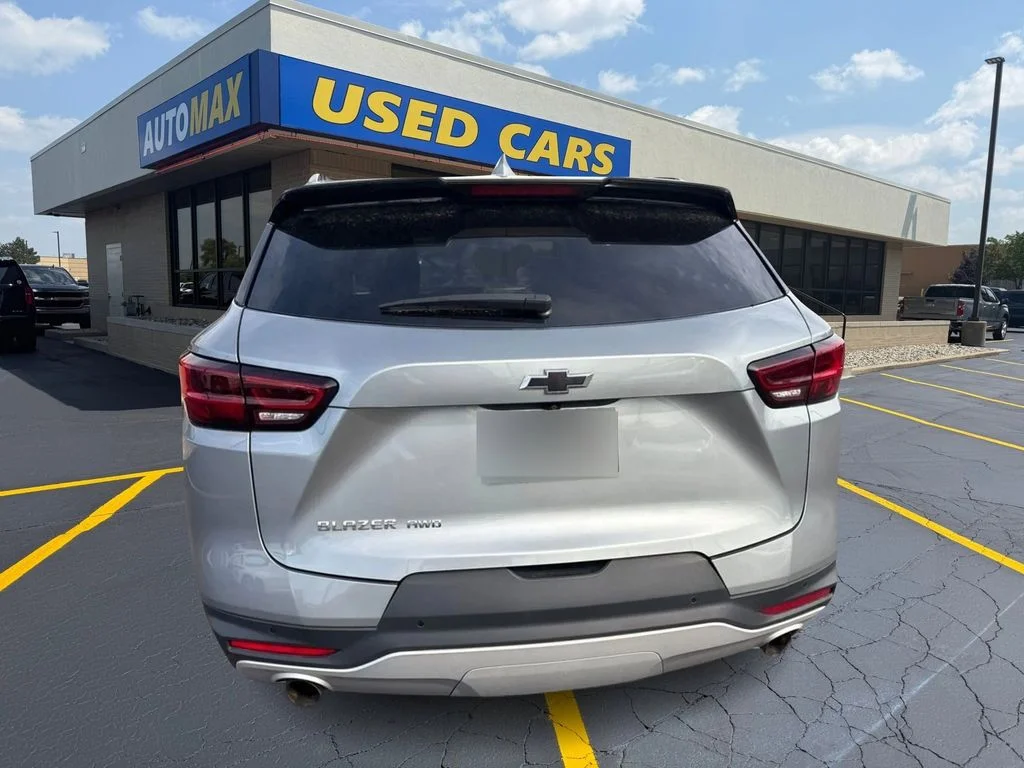Used 2024 Sterling Gray Metallic Chevrolet LT image 23