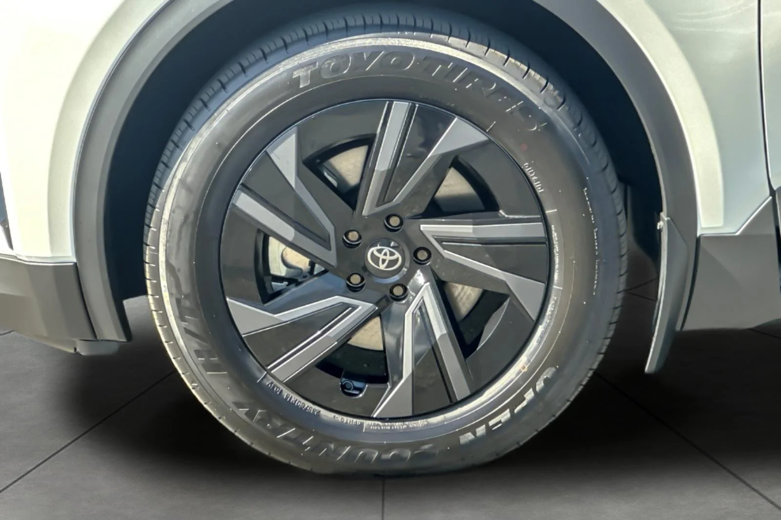 2026 Toyota C-HR SE - Photo 25