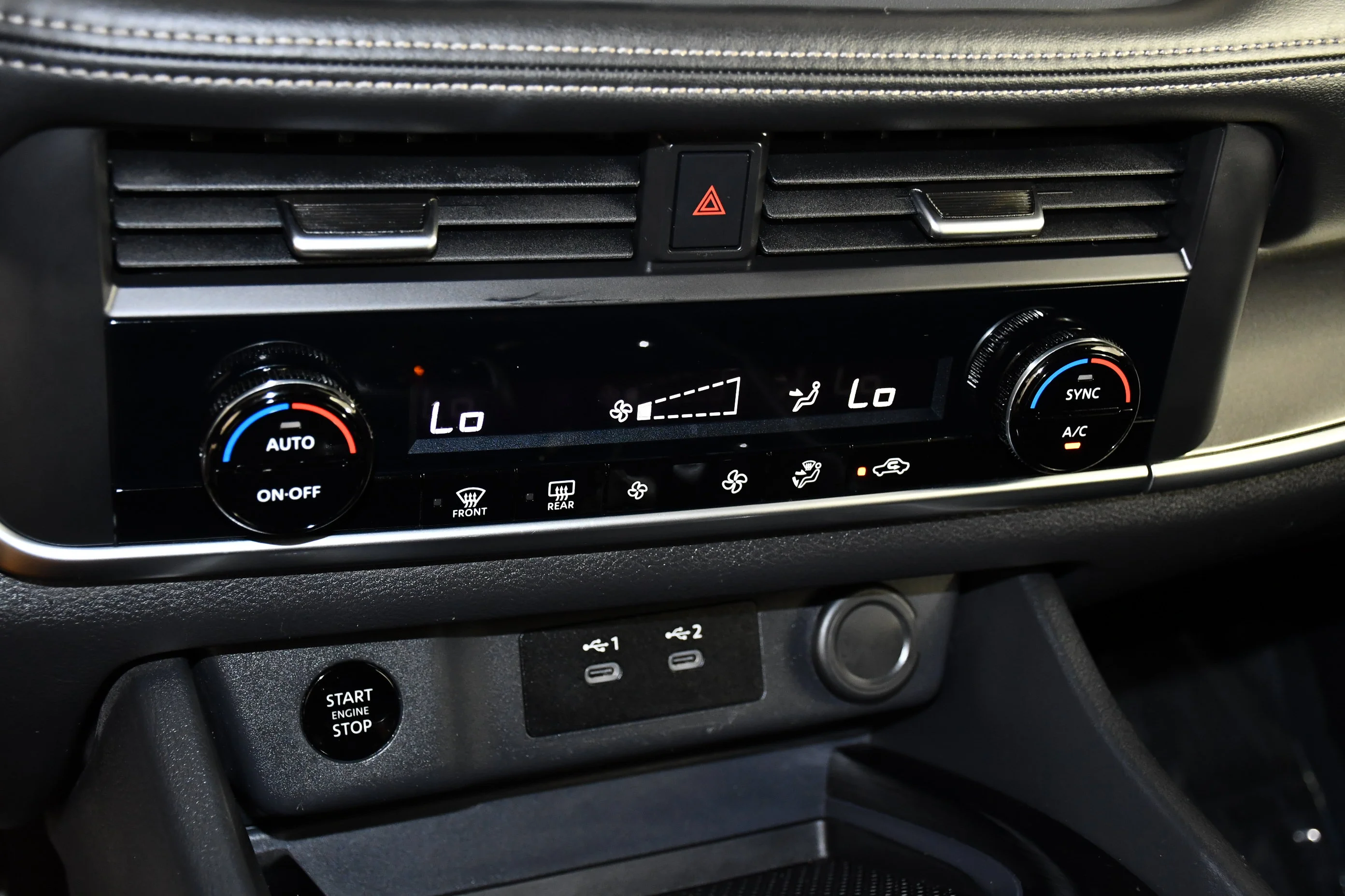 Used 2025 Deep Ocean Blue Pearl Nissan SV image 28