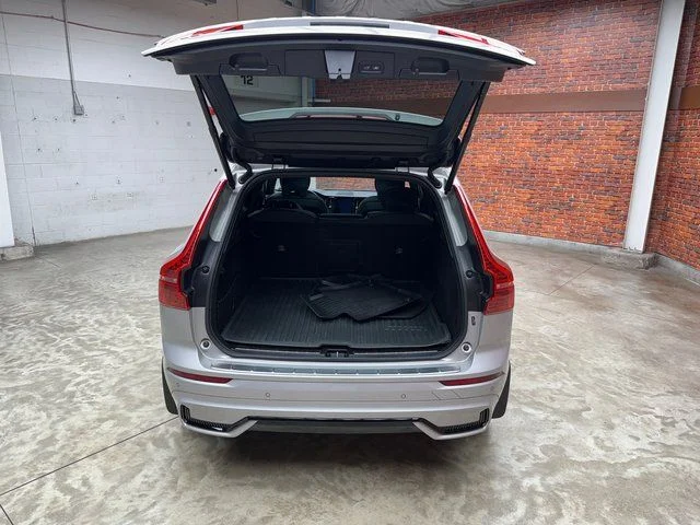 2022 Volvo XC60 R-Design - Photo 26