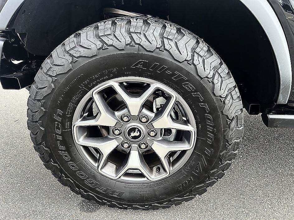 Used 2025 Shadow Black Ford Badlands image 9