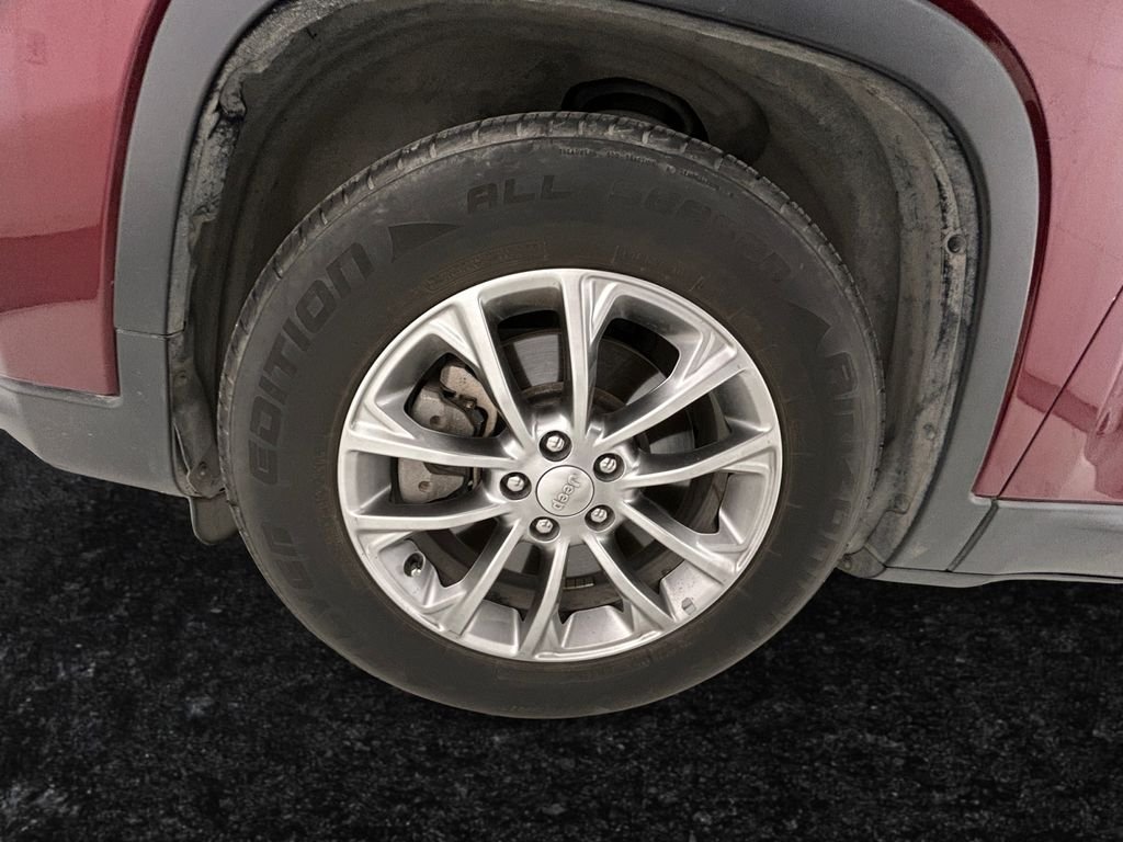 Used 2019 Red Jeep Latitude Plus image 27