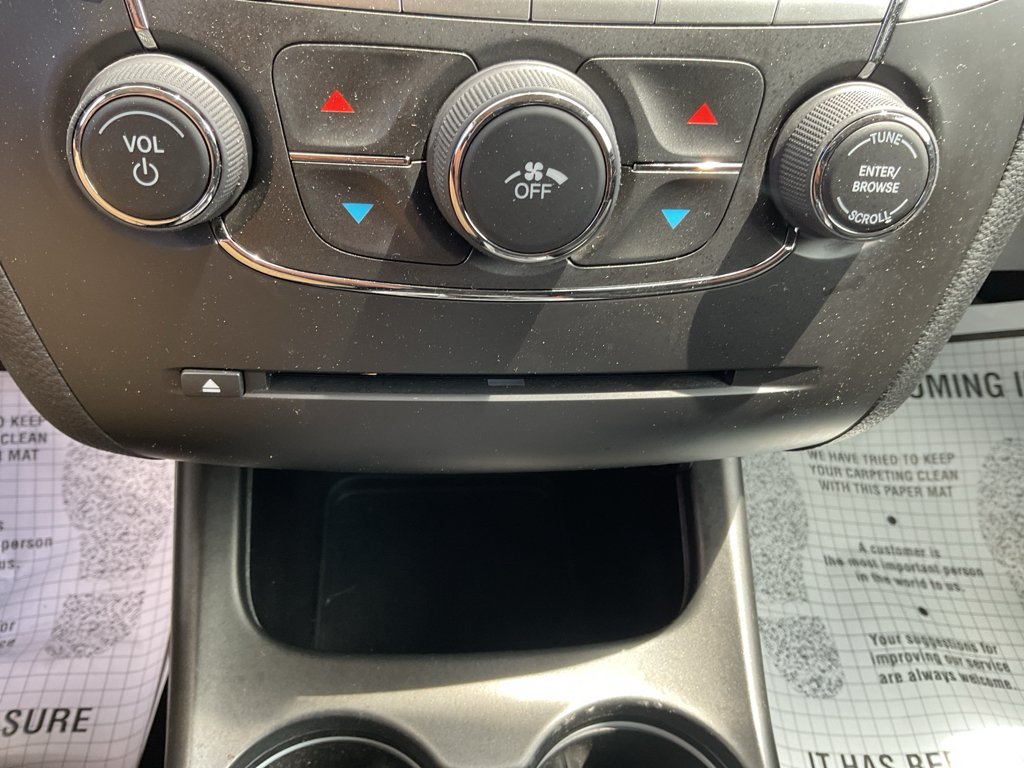 Used 2020 Vice White Dodge SE Value image 27