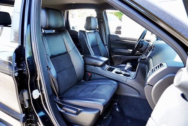 Certified Used 2022 Black Jeep Laredo X image 11