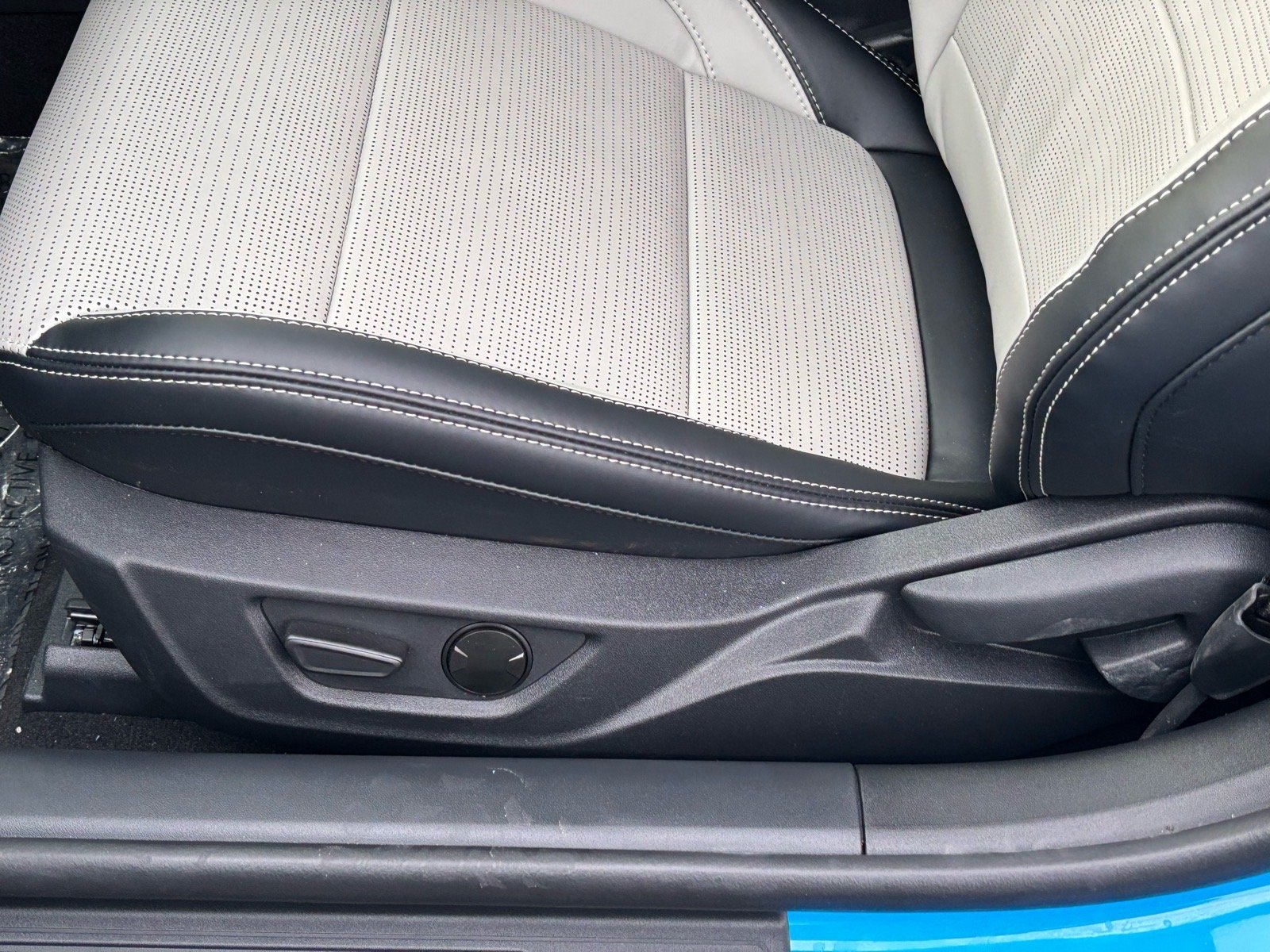 New 2026 Grabber Blue Metallic Ford GT Premium Fastback image 11