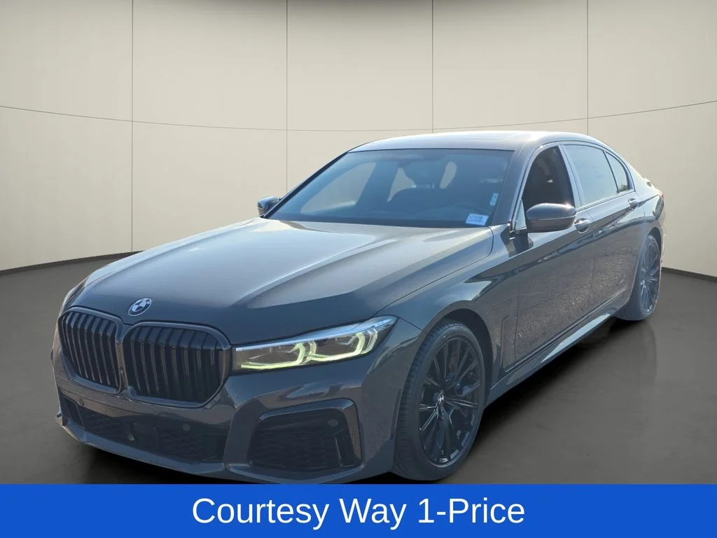 Used 2021 Gray BMW 740i image 4