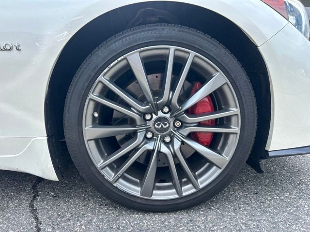 Used 2019 White INFINITI Red Sport 400 image 17