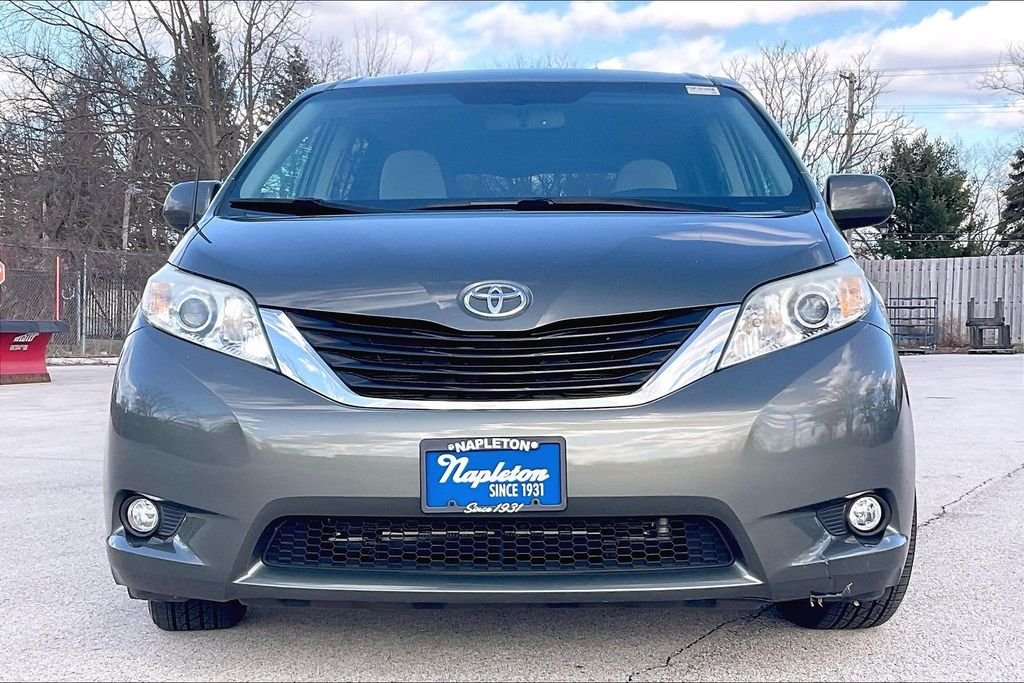 Used 2013 Toyota Sienna LE with VIN 5TDKK3DC4DS305383 for sale in Palatine, IL