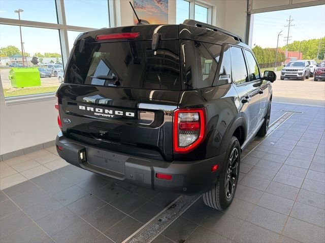Used 2025 Black Ford Outer Banks image 5