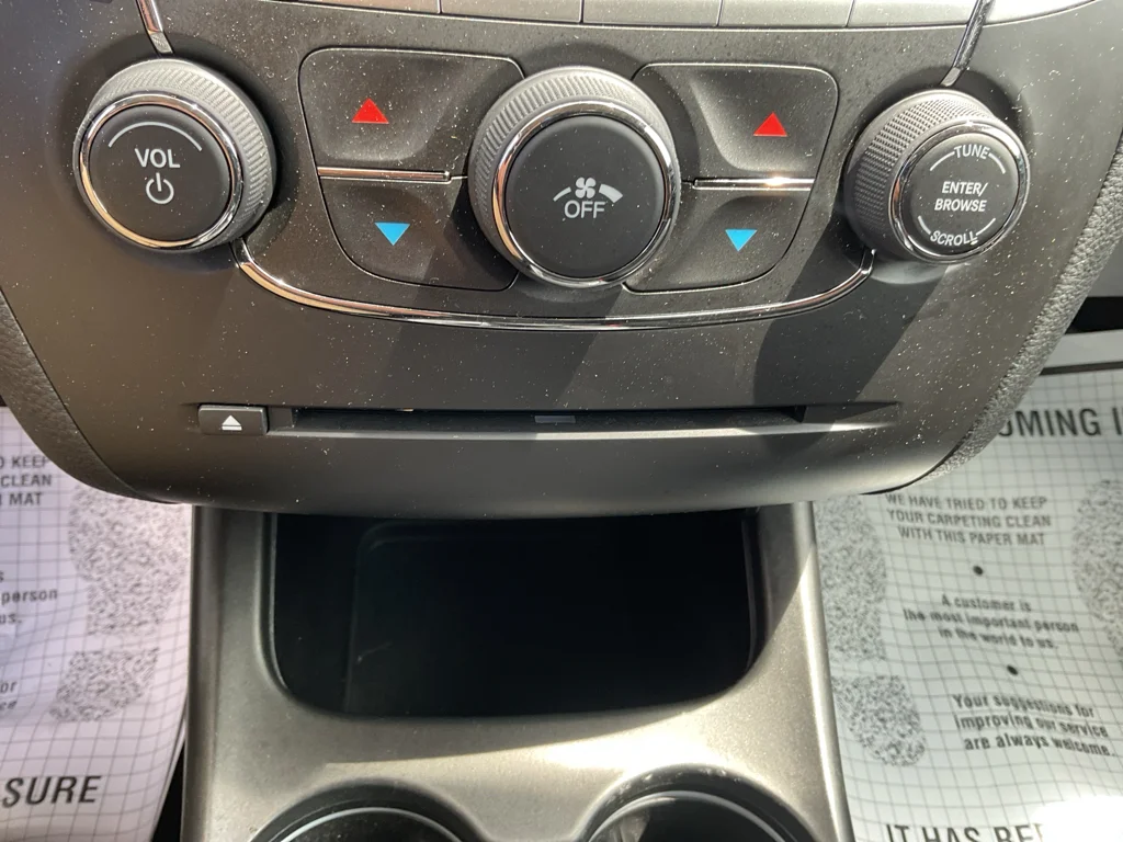 Used 2020 Vice White Dodge SE Value image 27