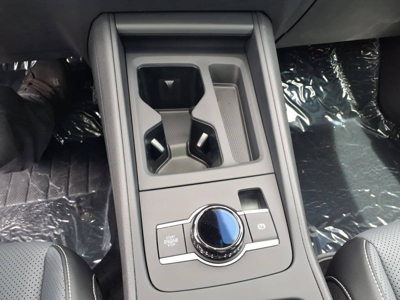 New 2026 Monterey Blue Pearl Volkswagen SE 4MOTION image 8