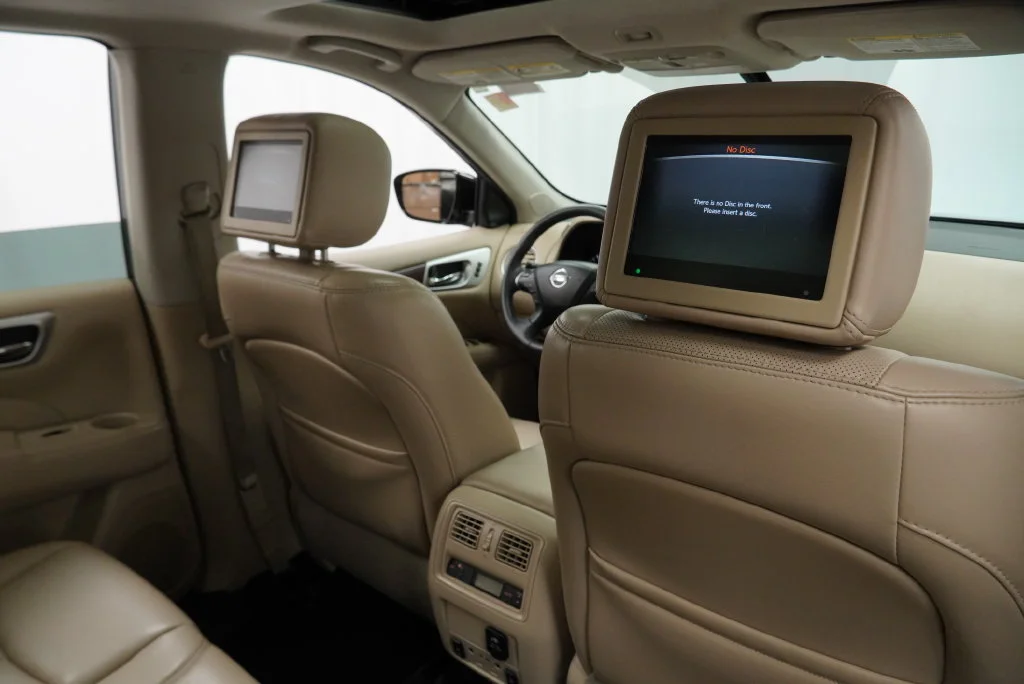 Used 2017 Gun Metallic Nissan Platinum image 42