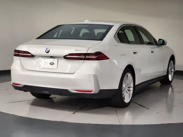 Used 2025 Mineral White Metallic BMW 530i image 2