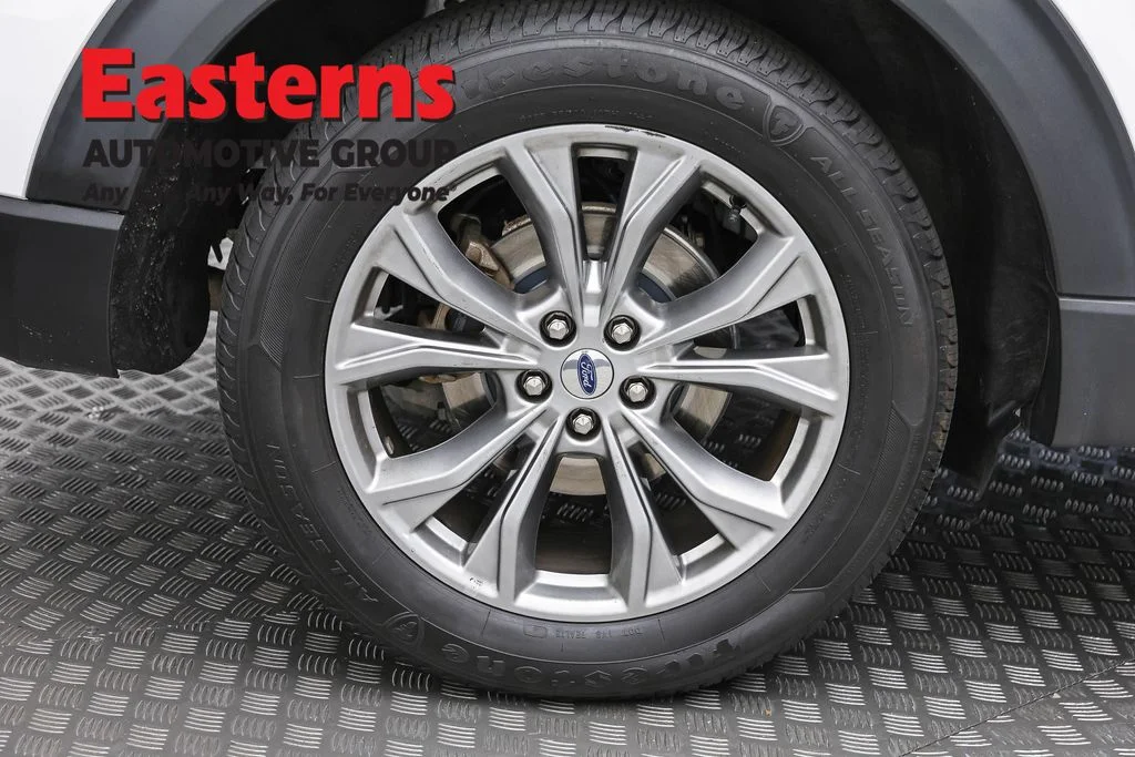 Used 2022 White Ford XLT image 32