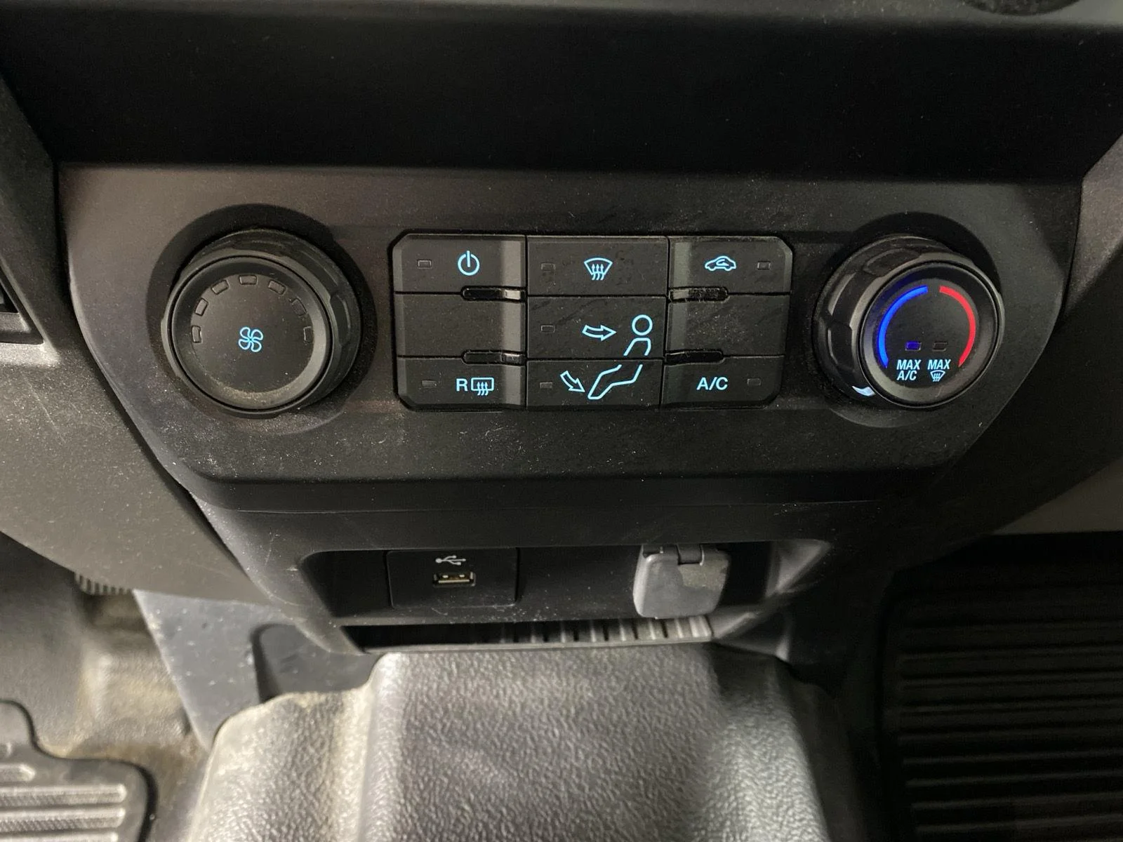 Used 2022 Agate Black Ford XL image 21