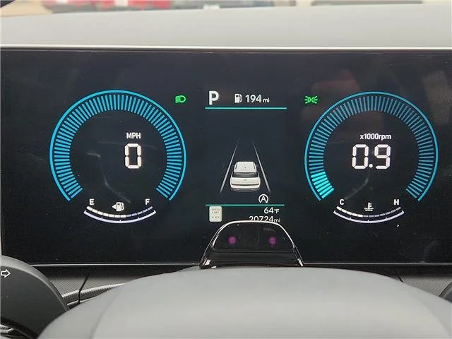 Used 2026 Gray Hyundai SEL Front-Wheel Drive image 19