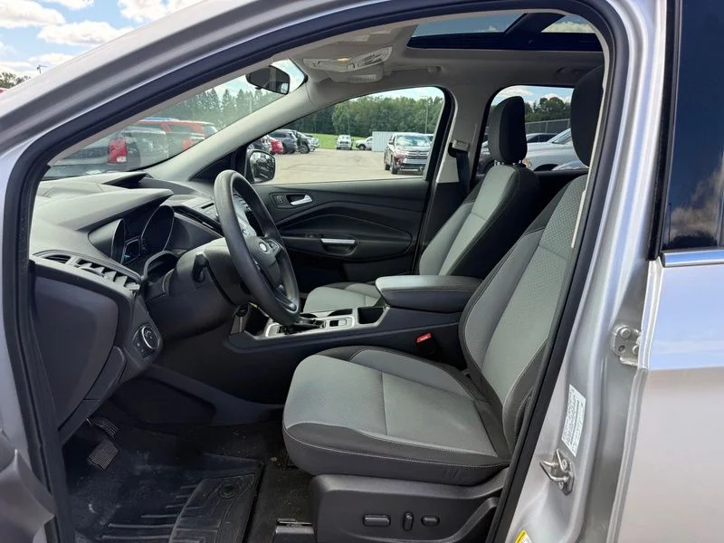 Used 2018 Silver Ford SE image 3