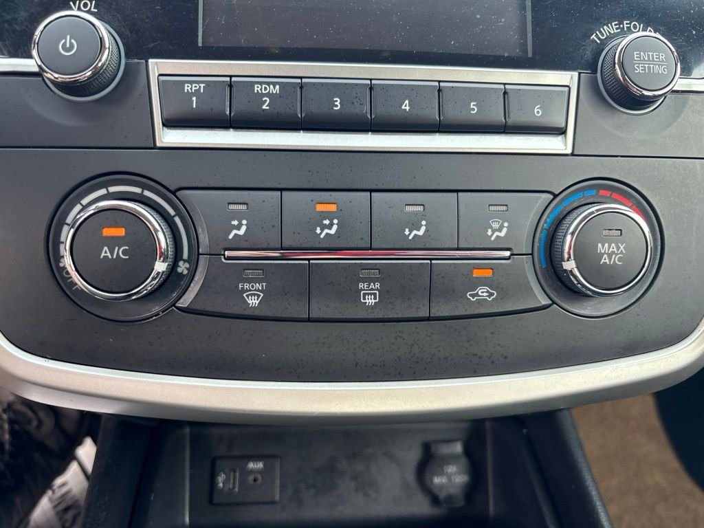Used 2017 Silver Nissan 2.5 S image 25